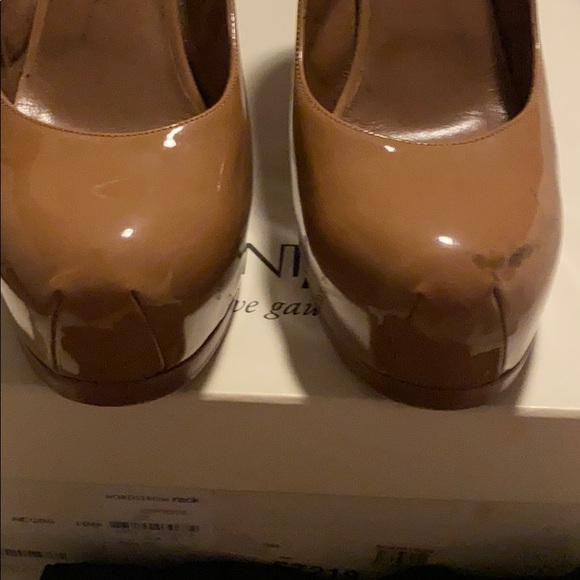 YSL Tribtoo Nude Patent Pumps - Picture 10 of 14
